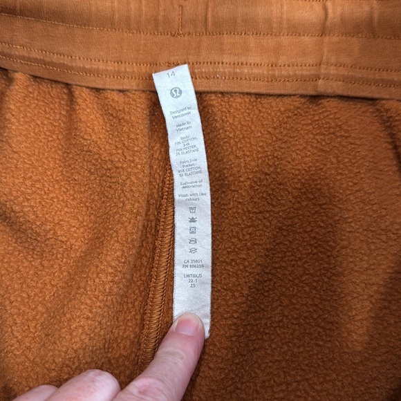 Lululemon Loungeful High-Rise Shorts 4"
Butternut Brown Size 14 or XL - Picture 7 of 10